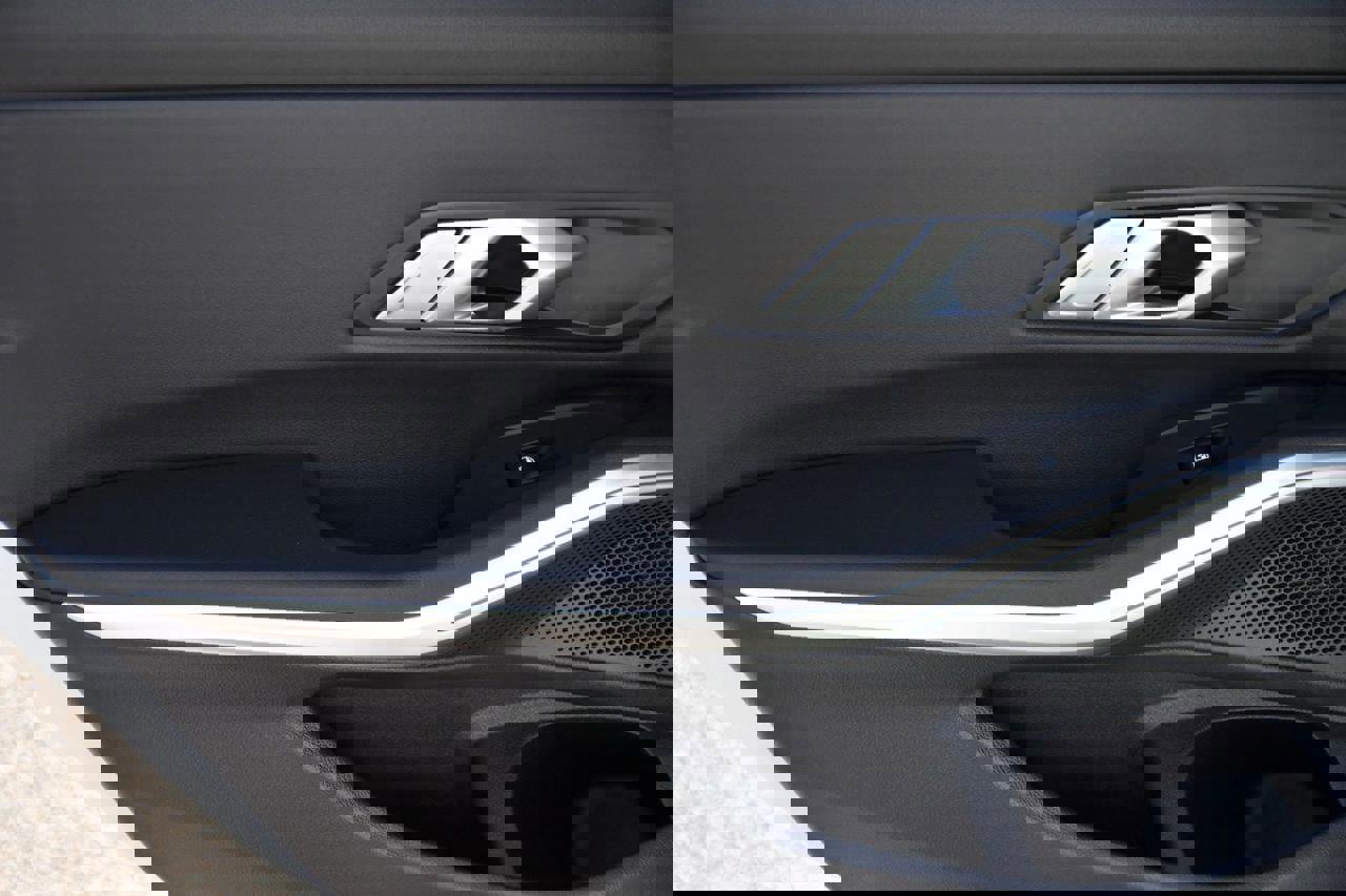 Used 2022 BMW 330i Sedan w/ Premium Package 2 image 11