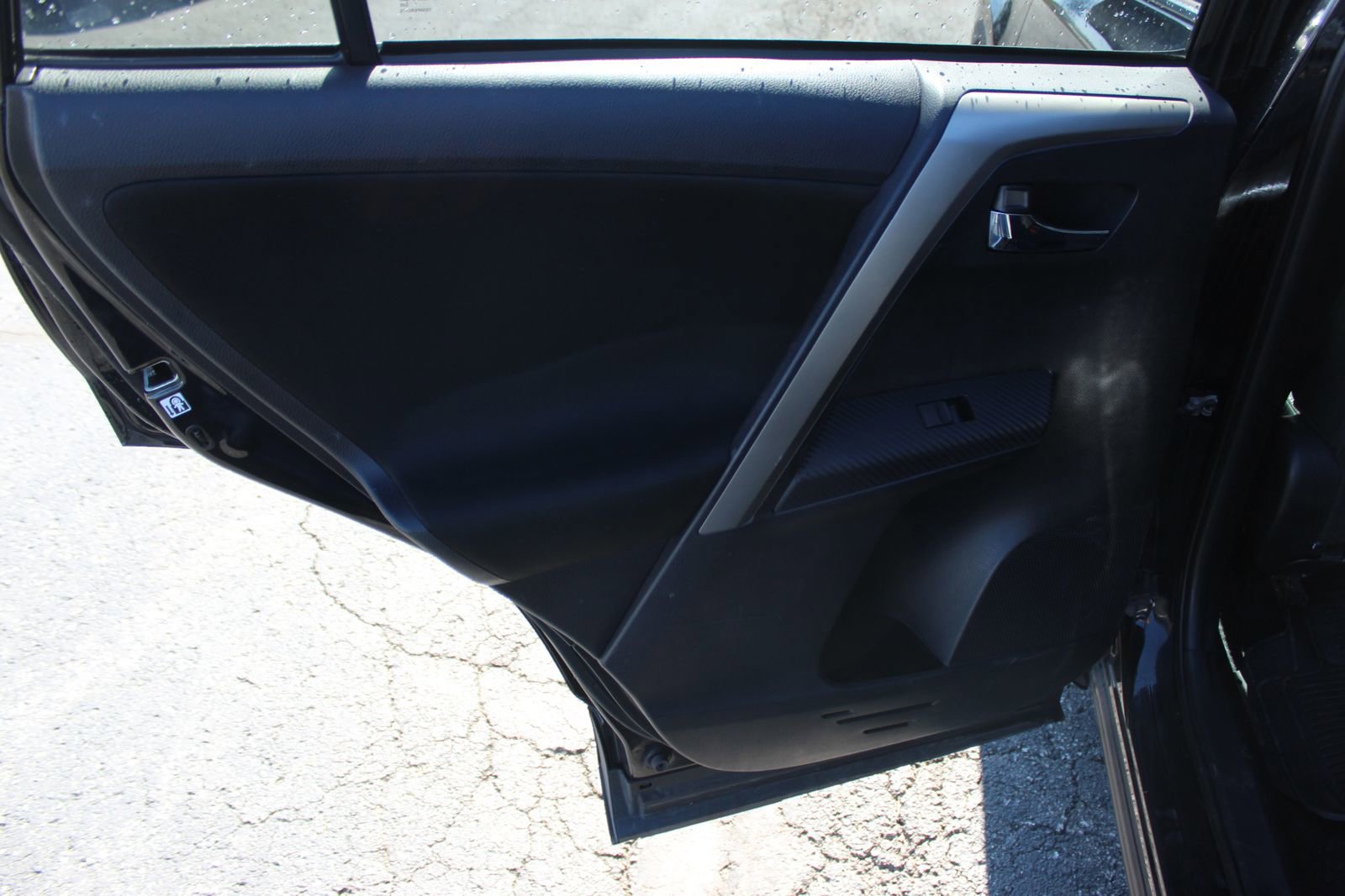 Used 2014 Toyota RAV4 XLE image 17