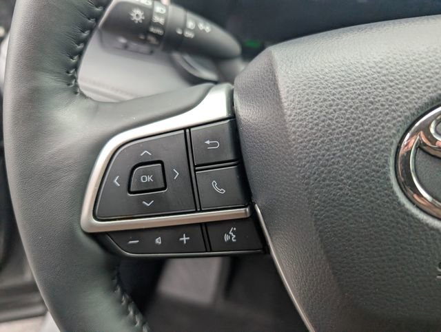 Used 2025 Toyota Highlander Limited image 17