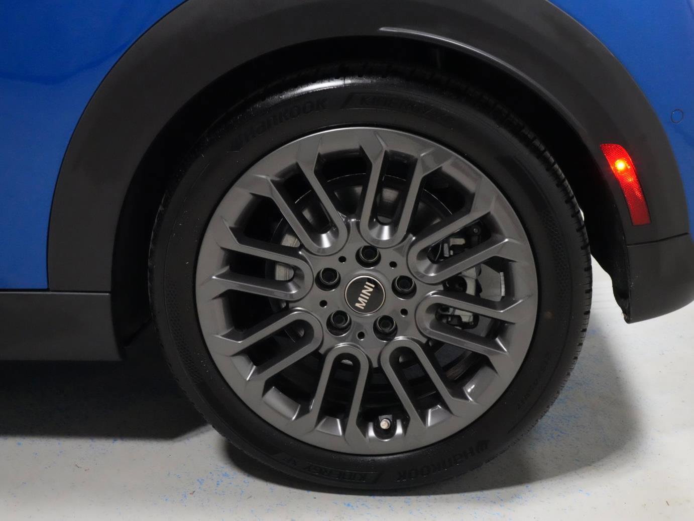 Certified 2025 MINI Cooper S FWD image 35