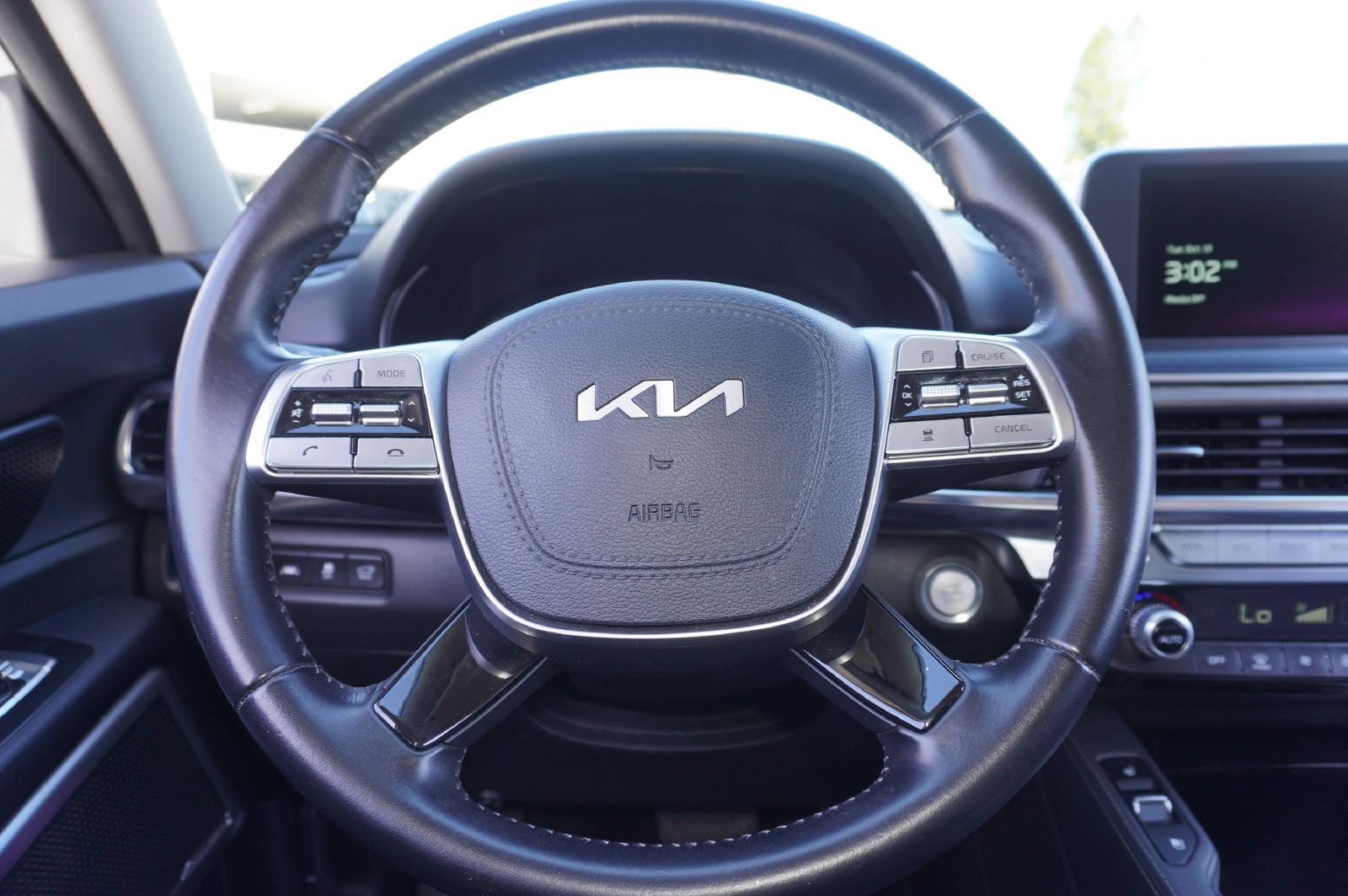 Used 2022 Kia Telluride EX w/ EX Premium Package FWD image 26
