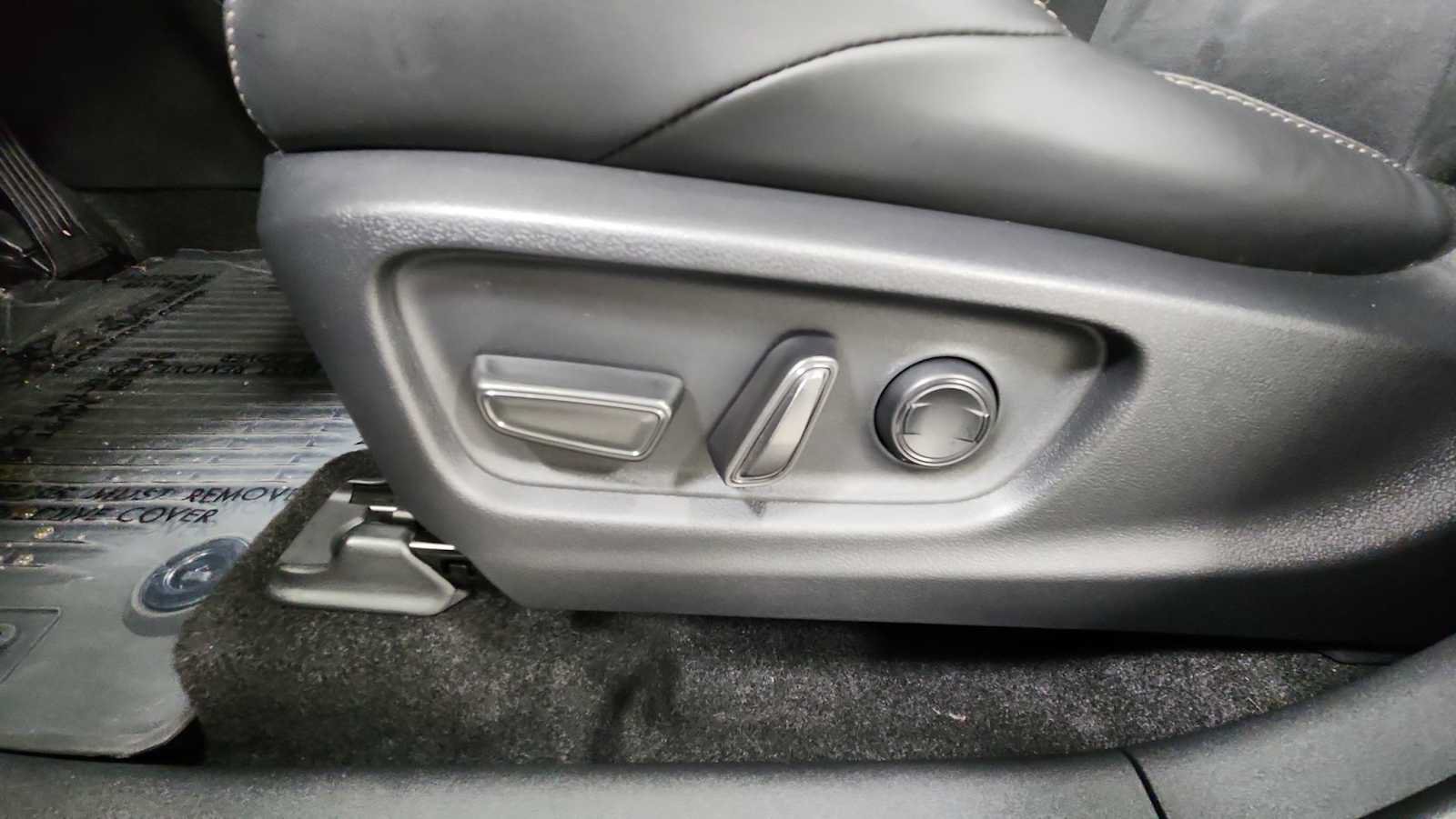 Used 2026 Toyota C-HR AWD/4WD image 14
