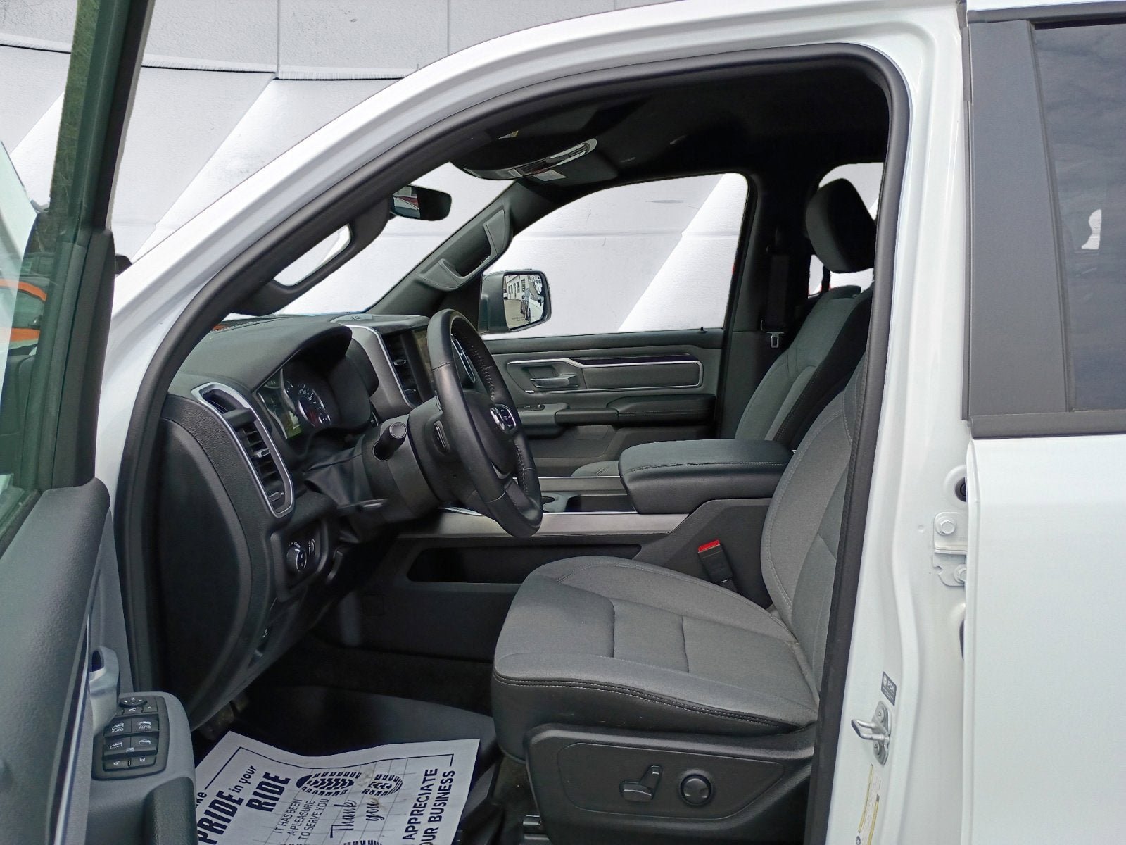 Used 2023 RAM 1500 Big Horn AWD/4WD image 10