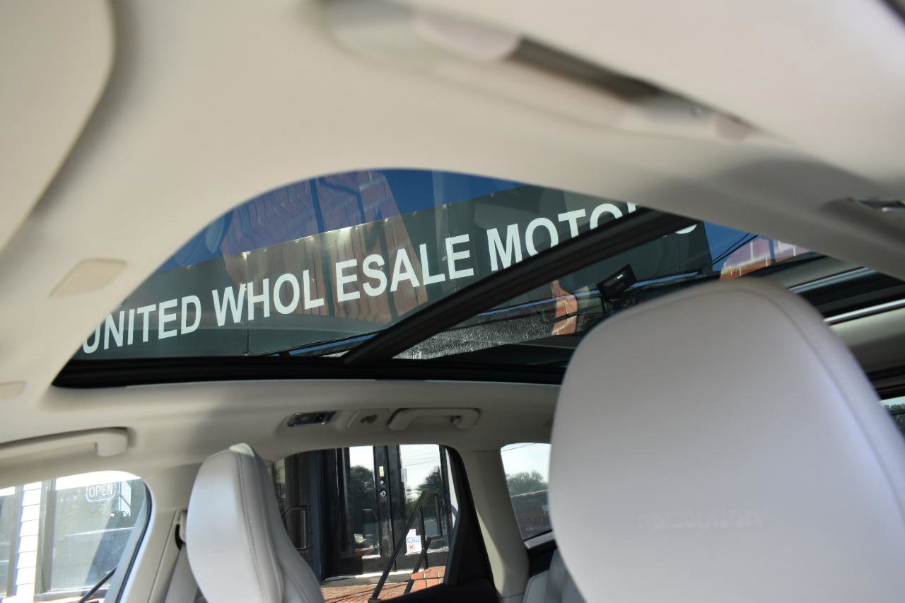 Used 2019 Volvo XC60 T8 Inscription w/ Advanced Package image 46