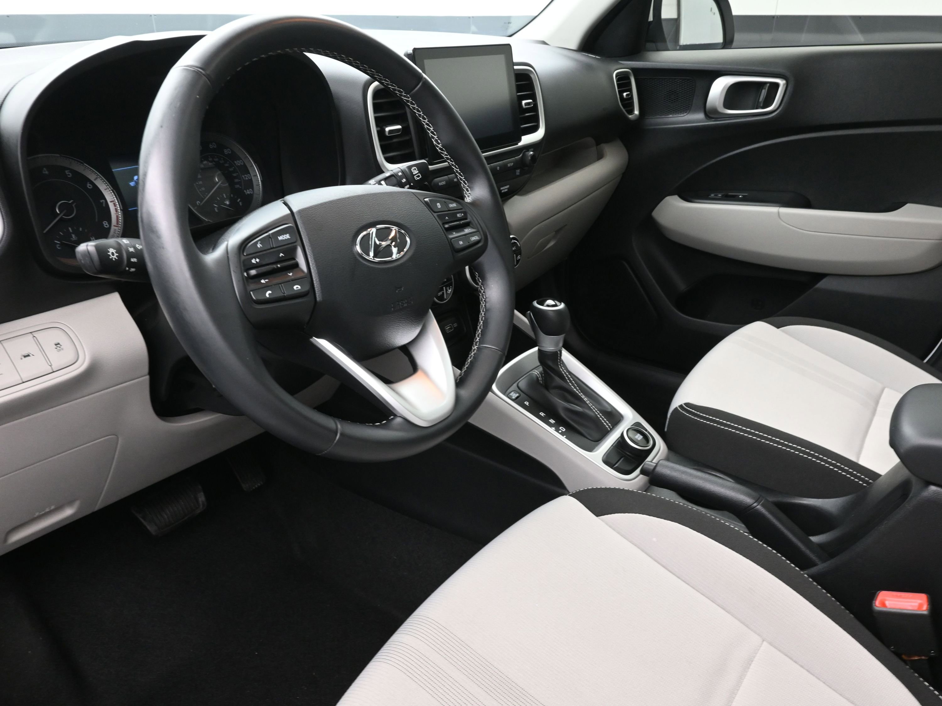 Certified 2022 Hyundai Venue SEL image 10