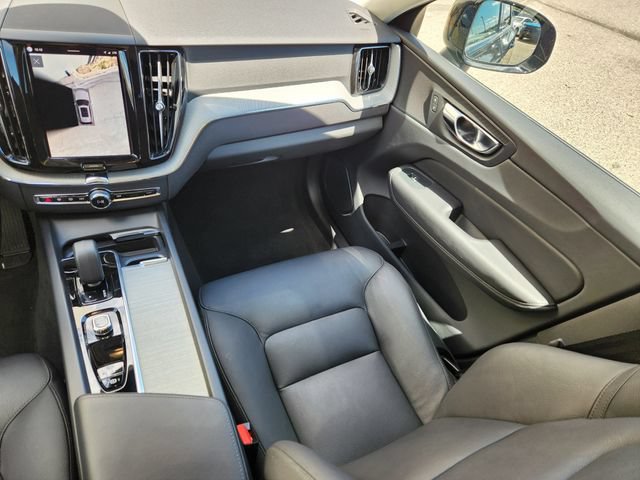 Certified 2025 Volvo XC60 B5 Plus AWD/4WD image 14