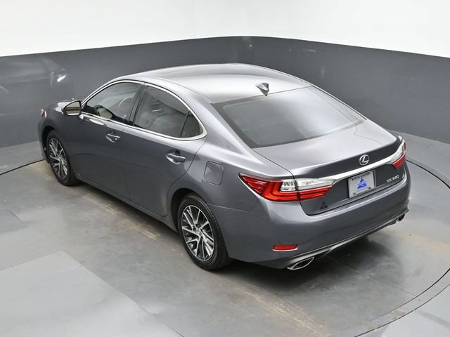 Used 2016 Lexus ES 350 w/ Luxury Package w/Wood Trim FWD image 46