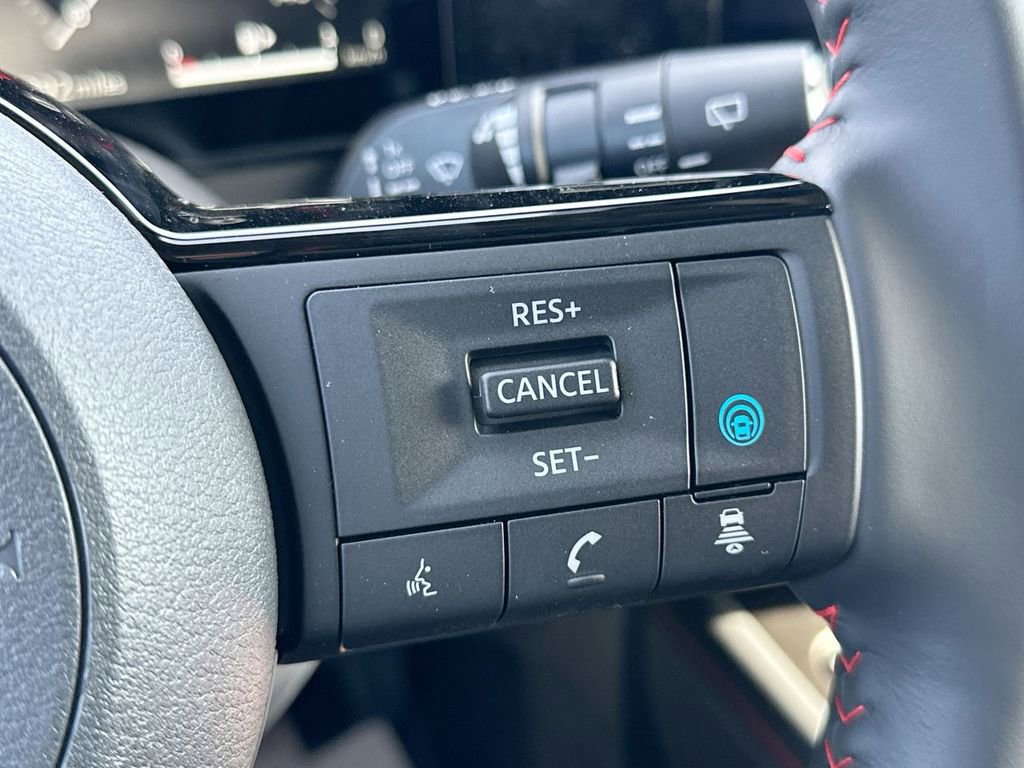 Certified 2025 Nissan Kicks SR image 15