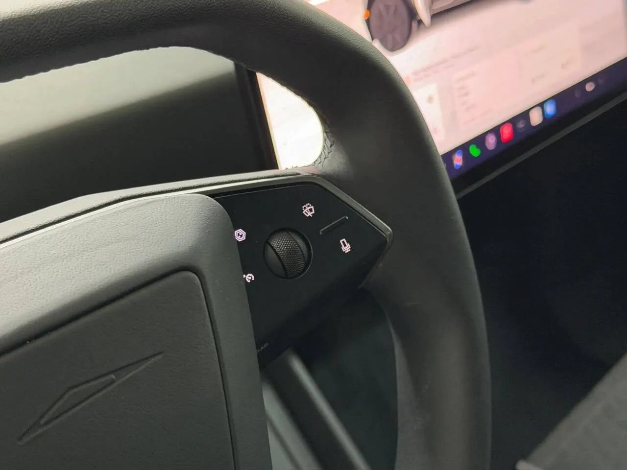 Used 2025 Tesla Cybertruck 2WD Crew Cab image 22