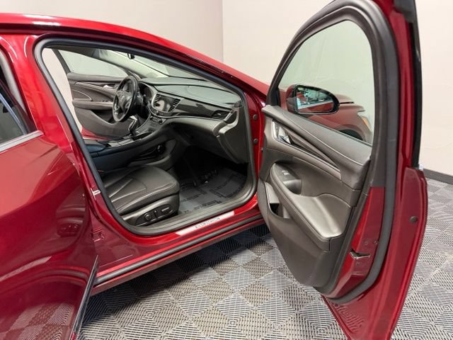 Used 2017 Buick LaCrosse Essence FWD image 22