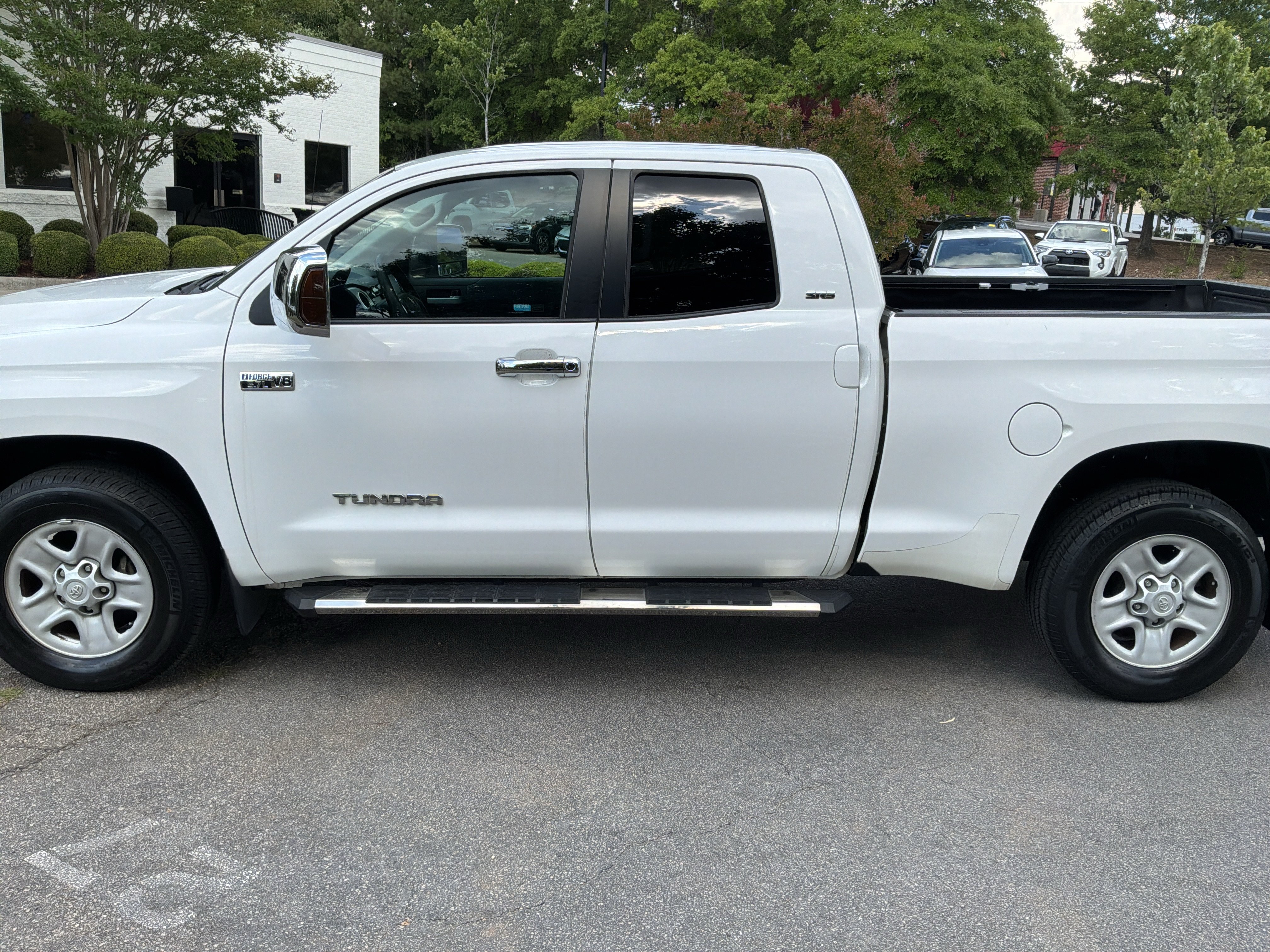Used 2016 Toyota Tundra SR5 w/ SR5 Upgrade Package RWD image 7