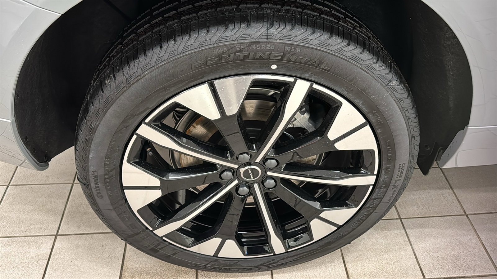 New 2026 Volvo XC60 T8 Plus w/ Protection Package Premier image 31