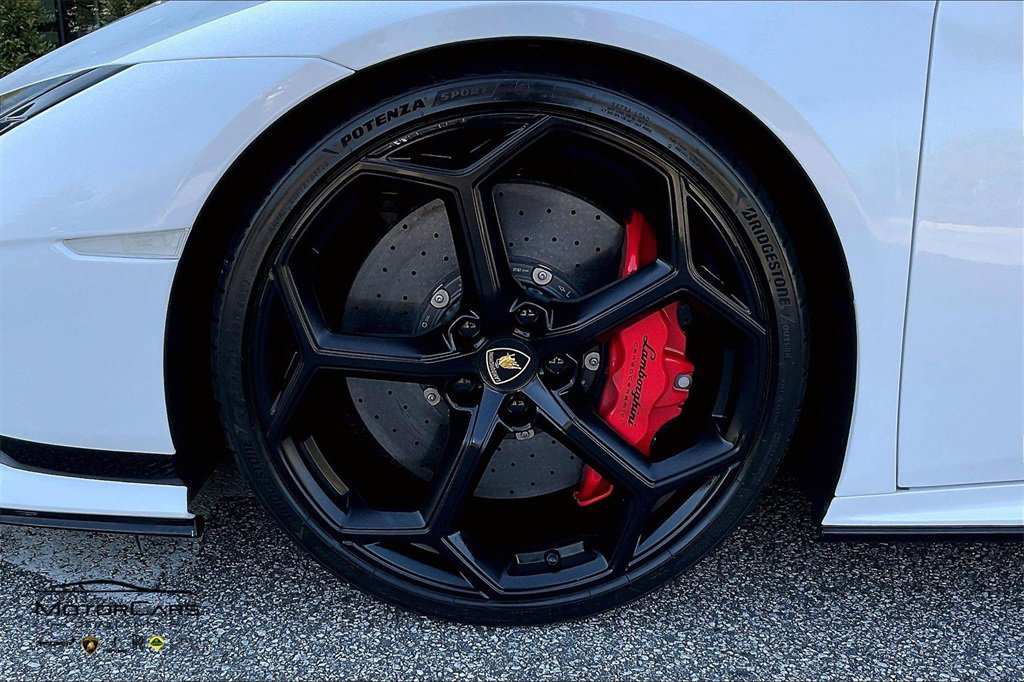 Used 2023 Lamborghini Huracan Tecnica image 9