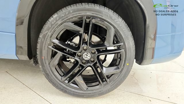 Used 2025 Volkswagen Tiguan SE R-Line FWD image 81