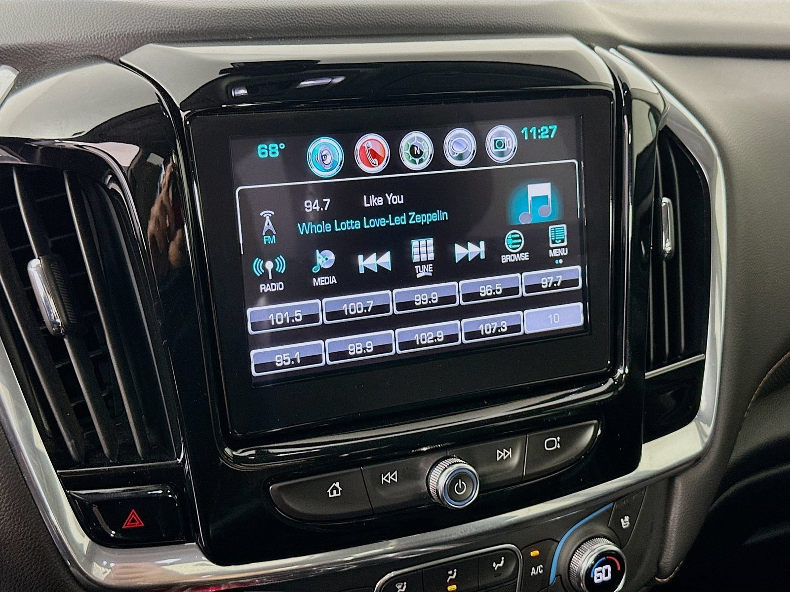 Used 2019 Chevrolet Traverse Premier w/ Redline Edition AWD/4WD image 15
