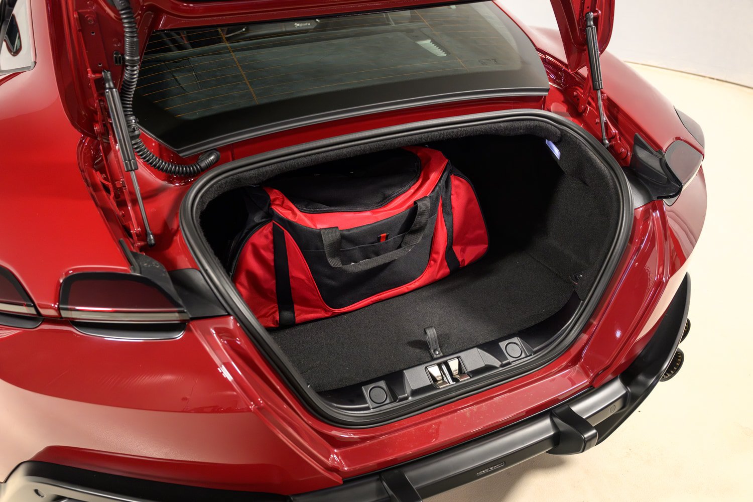 Certified 2022 Ferrari Roma RWD image 50