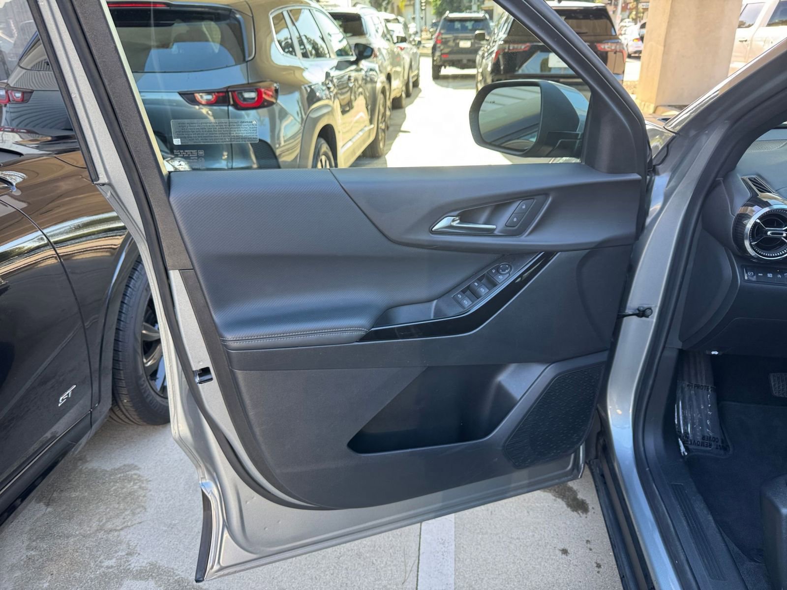 Used 2025 Chevrolet Equinox LT image 20