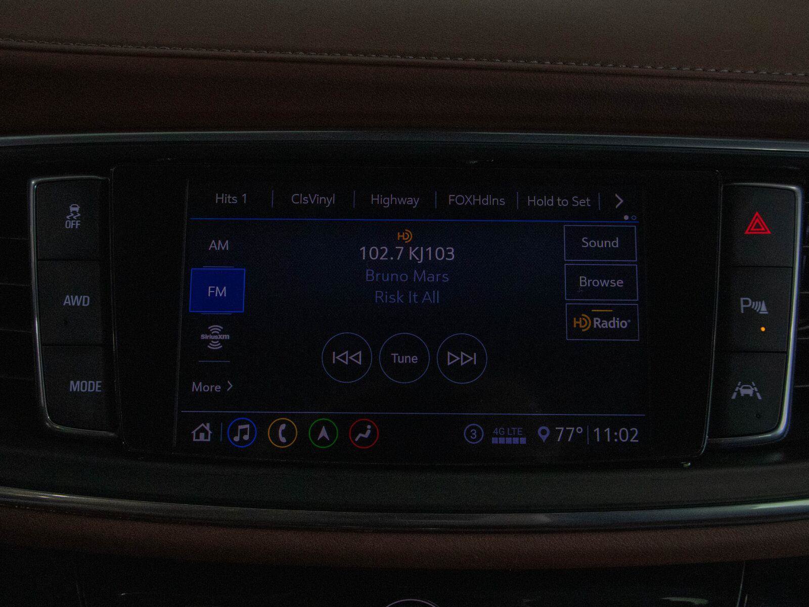 Used 2021 Buick Enclave Avenir w/ Avenir Technology Package AWD/4WD image 8