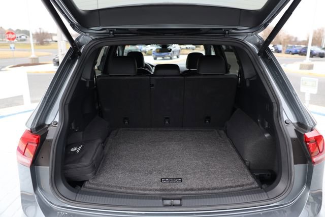 Used 2023 Volkswagen Tiguan SEL R-Line AWD/4WD image 10