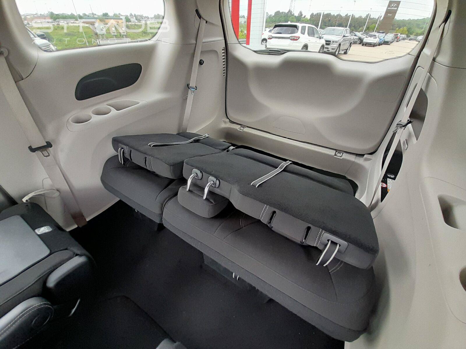 Used 2023 Chrysler Voyager LX FWD image 49