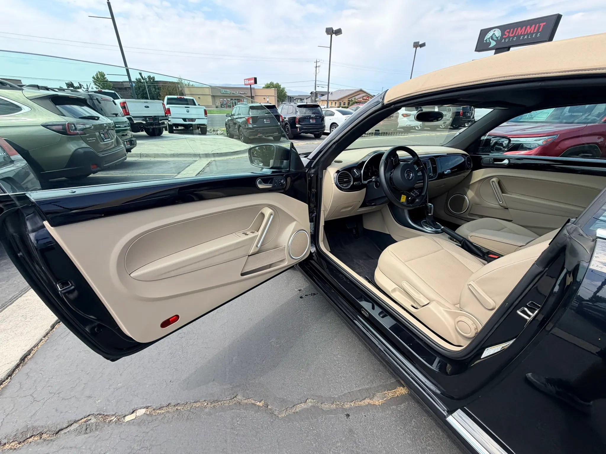 Used 2019 Volkswagen Beetle 2.0T S FWD image 10
