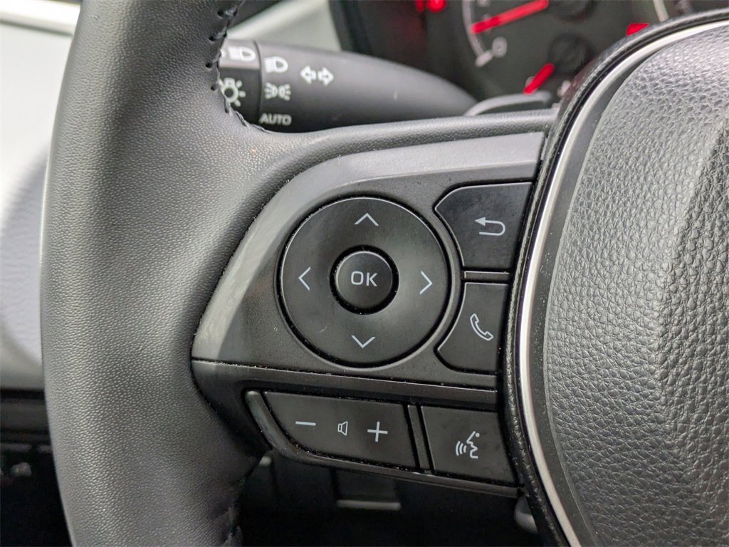 Used 2022 Toyota Corolla SE image 25