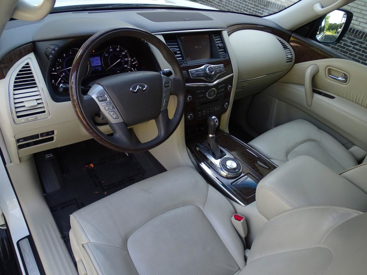 Used 2017 INFINITI QX80 2WD w/ Driver Assistance Package image 13