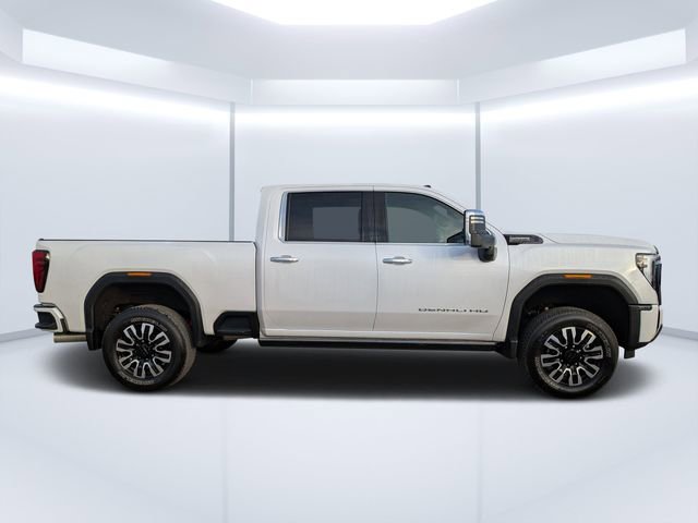 Used 2024 GMC Sierra 3500 Denali Ultimate image 2