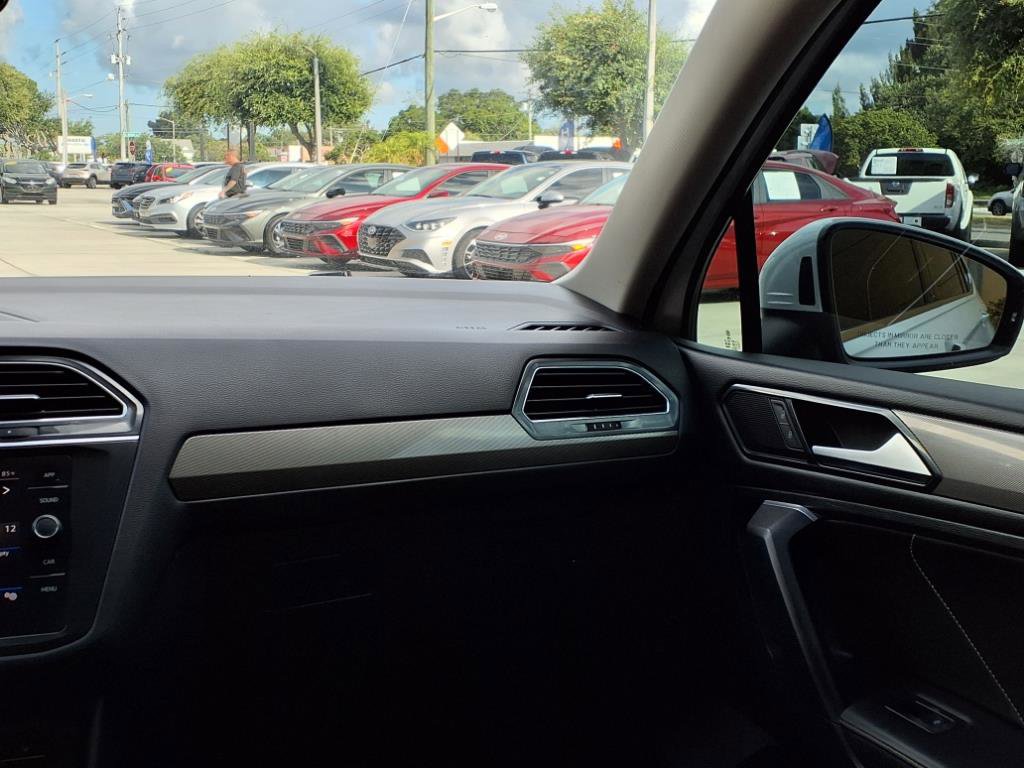 Used 2022 Volkswagen Tiguan SE w/ Panoramic Sunroof Package image 20