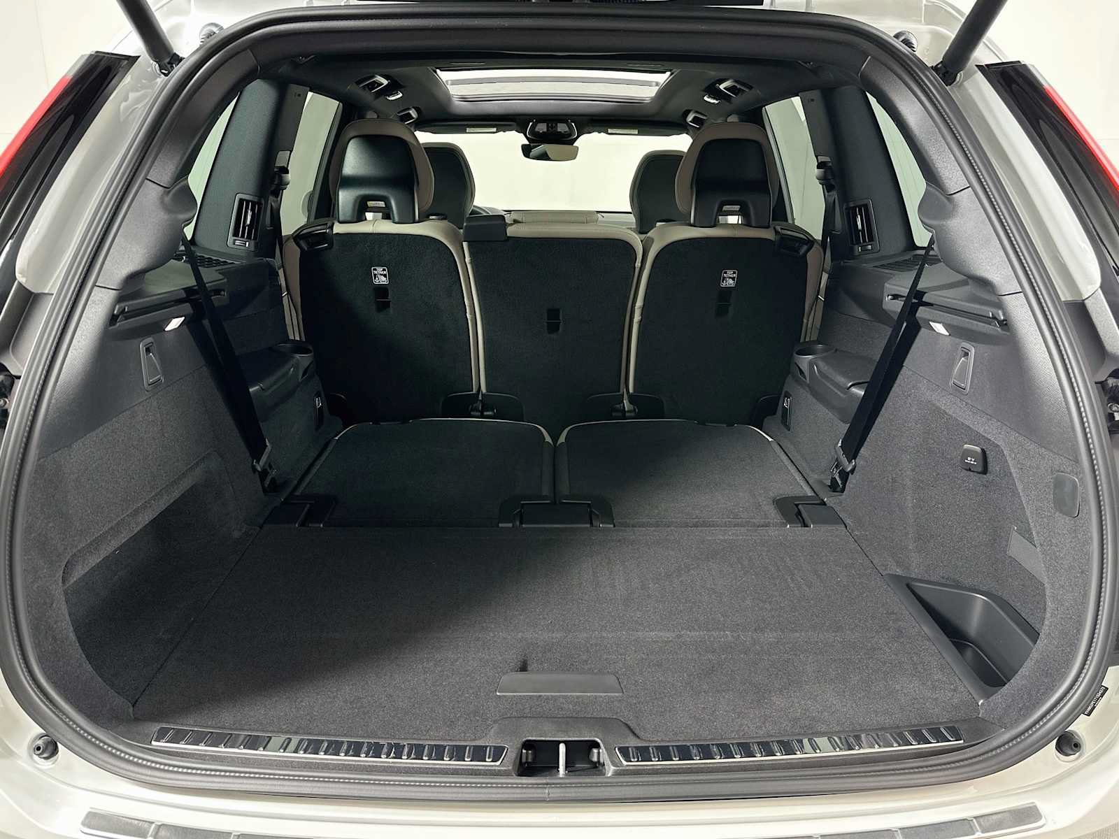 New 2026 Volvo XC90 B6 Plus w/ Protection Package AWD/4WD image 24