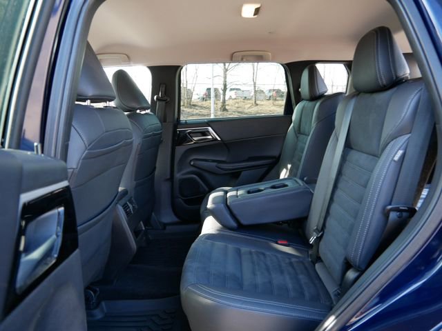 Used 2022 Mitsubishi Outlander SE image 11