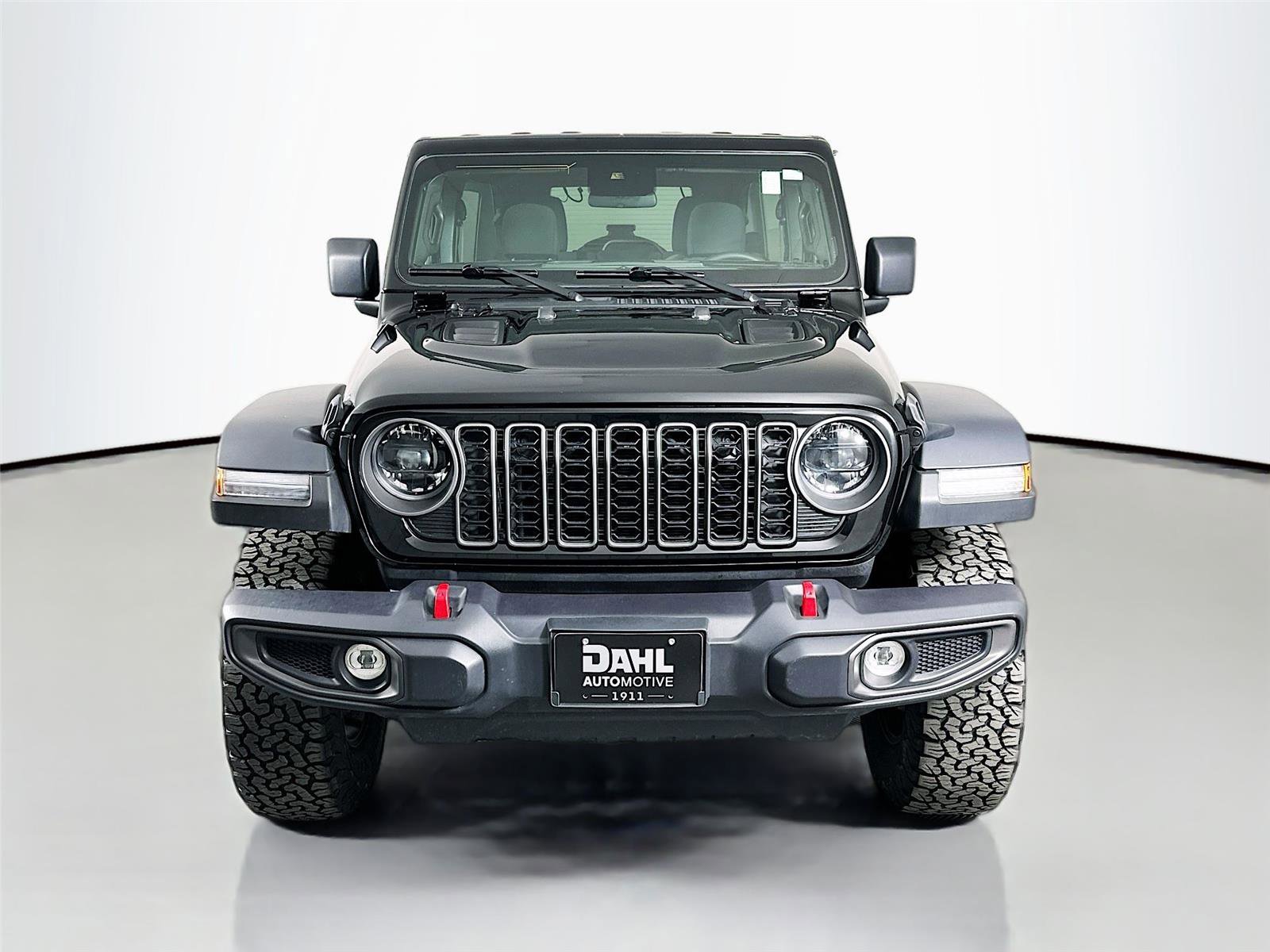 Used 2025 Jeep Wrangler Unlimited Rubicon image 3