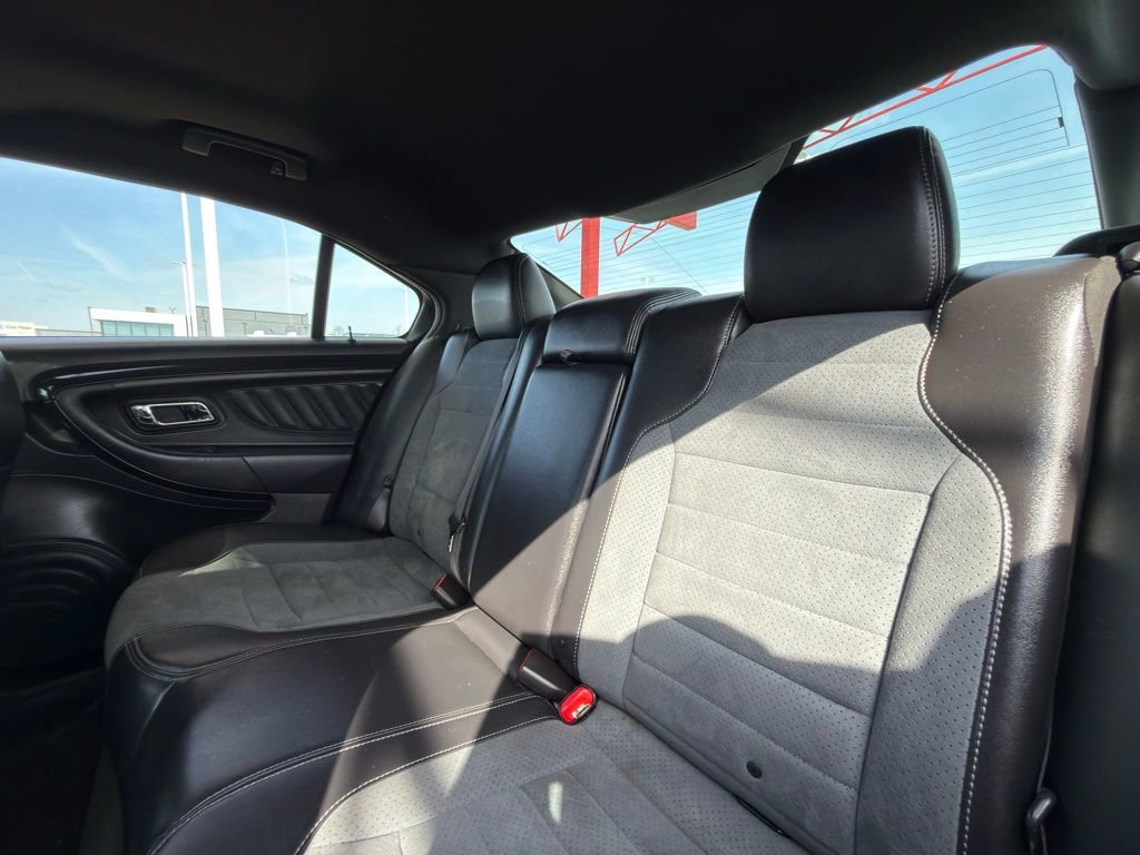 Used 2013 Ford Taurus SHO image 28