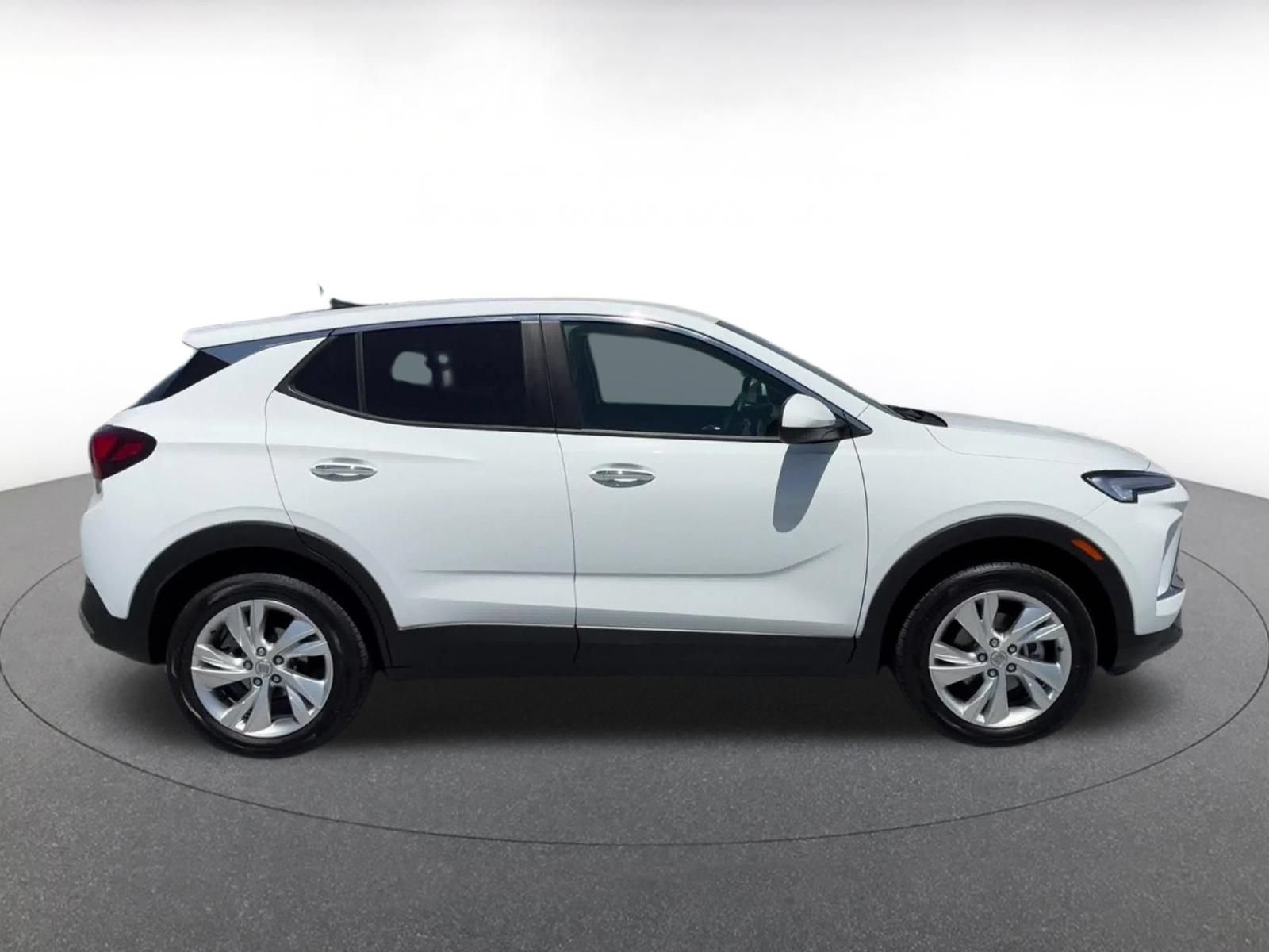 Used 2025 Buick Encore GX Preferred AWD/4WD image 16