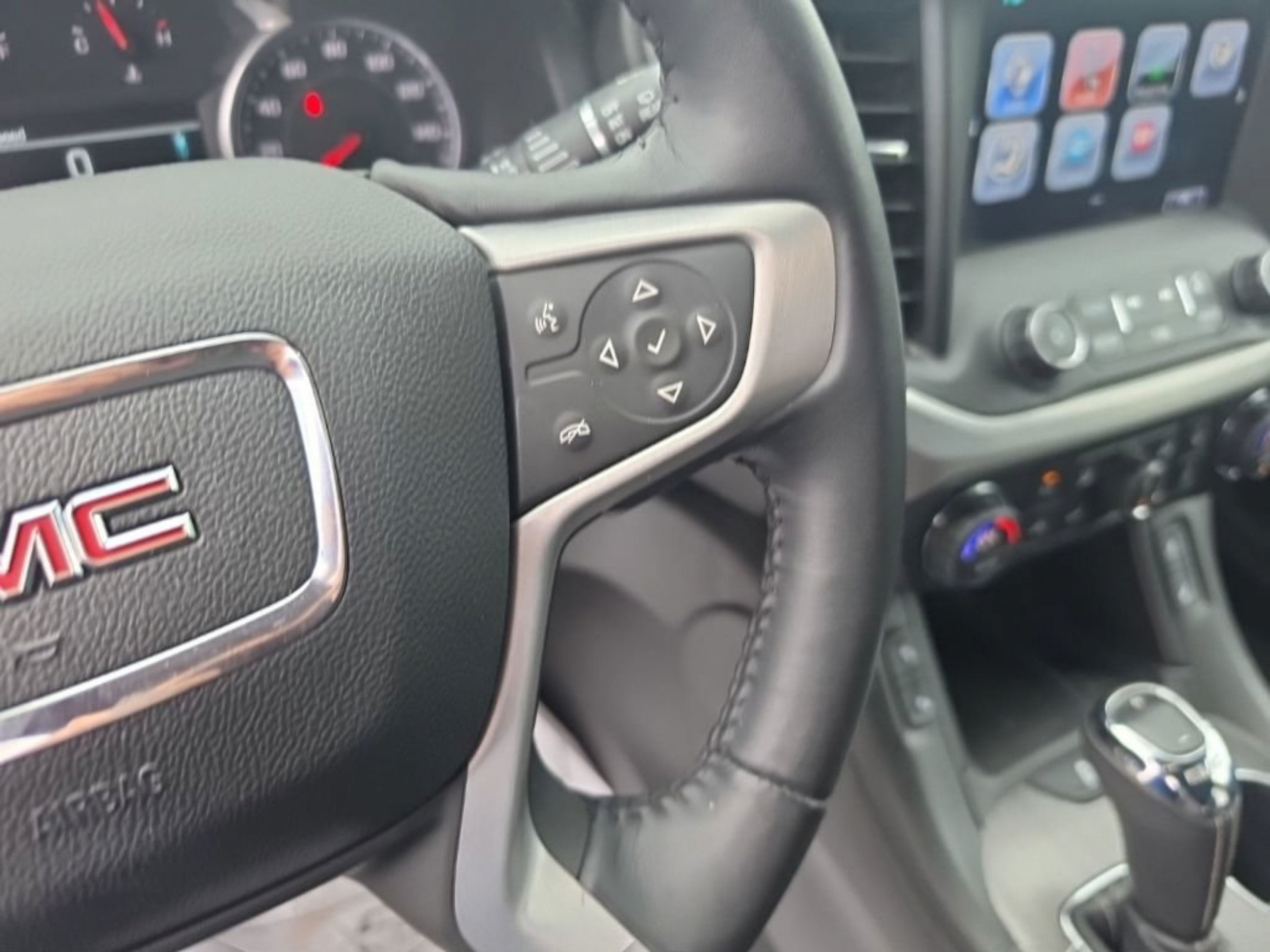 Used 2018 GMC Acadia SLT FWD image 21