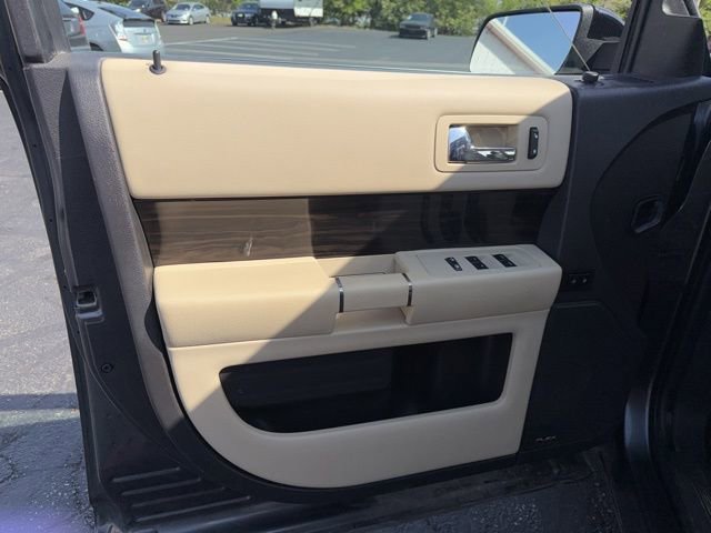 Used 2019 Ford Flex SEL w/ Equipment Group 202A AWD/4WD image 9