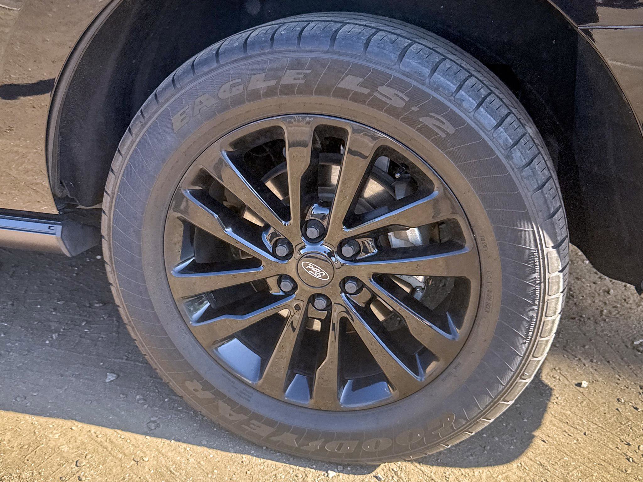 Used 2019 Ford Expedition Limited w/ Equipment Group 301A RWD image 6