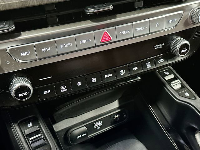 Used 2023 Kia Telluride EX w/ EX Captain's Chair Package image 16