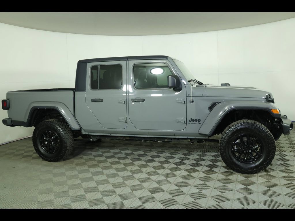 Used 2022 Jeep Gladiator Sport AWD/4WD image 10