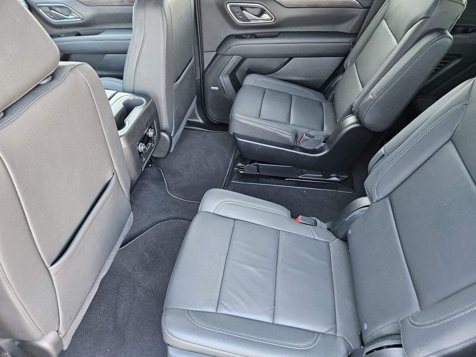 Certified 2024 Chevrolet Tahoe Z71 w/ Luxury Package image 34