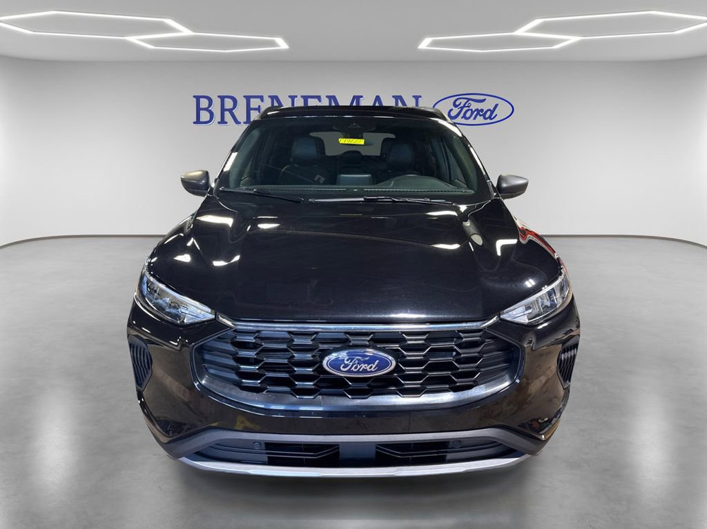 Certified 2025 Ford Escape ST-Line AWD/4WD image 2