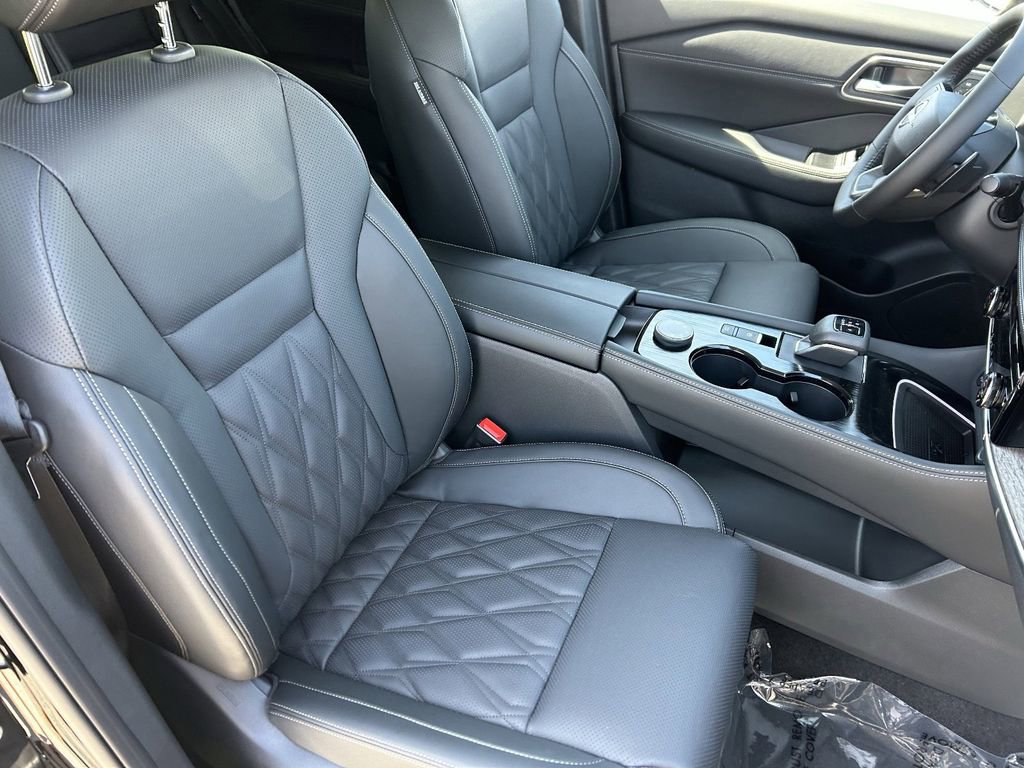 New 2026 Nissan Rogue Platinum image 10