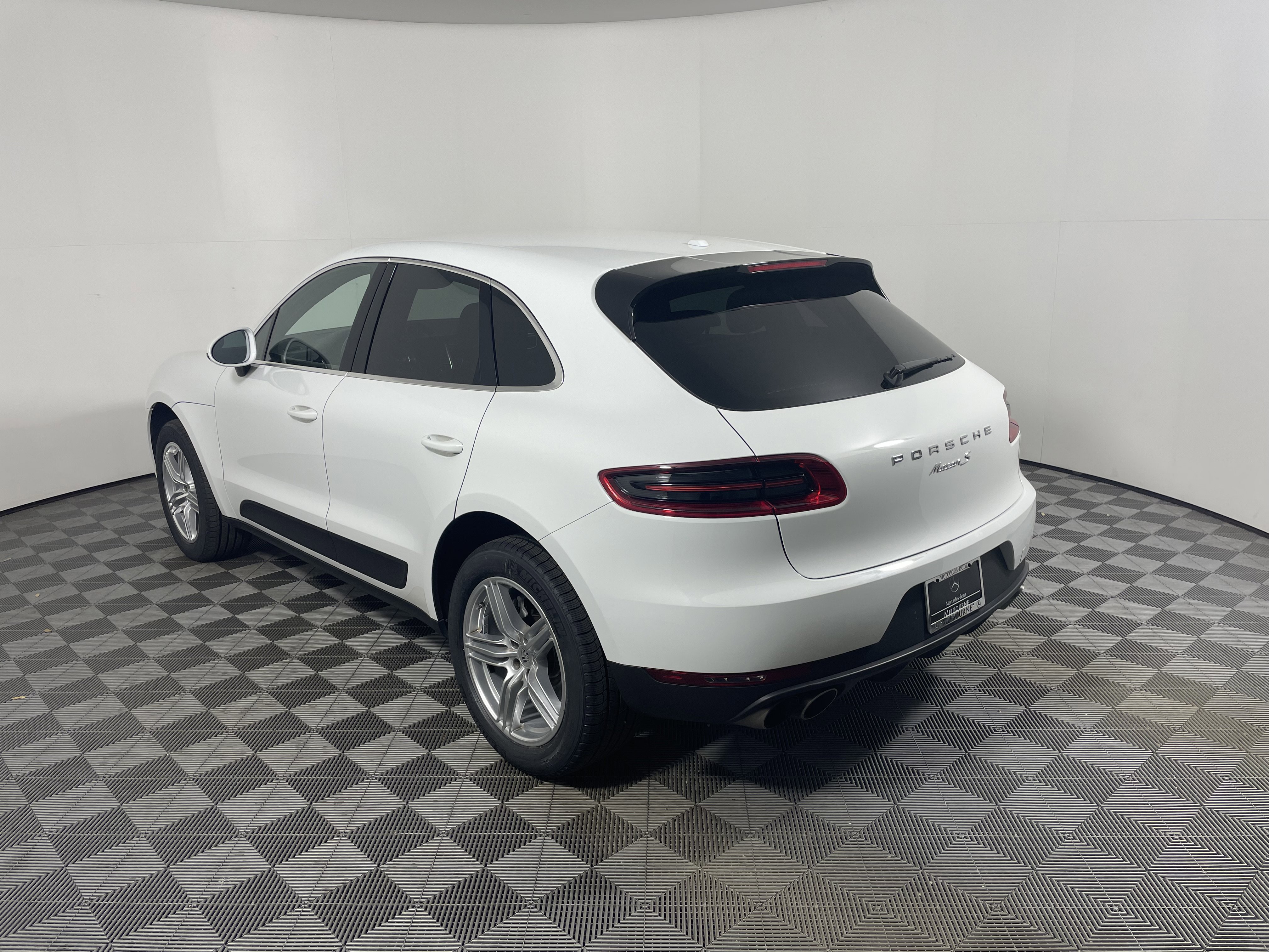 Used 2016 Porsche Macan S AWD/4WD image 3