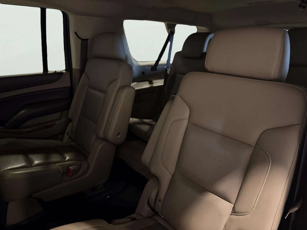 Used 2018 Chevrolet Suburban Premier AWD/4WD image 19