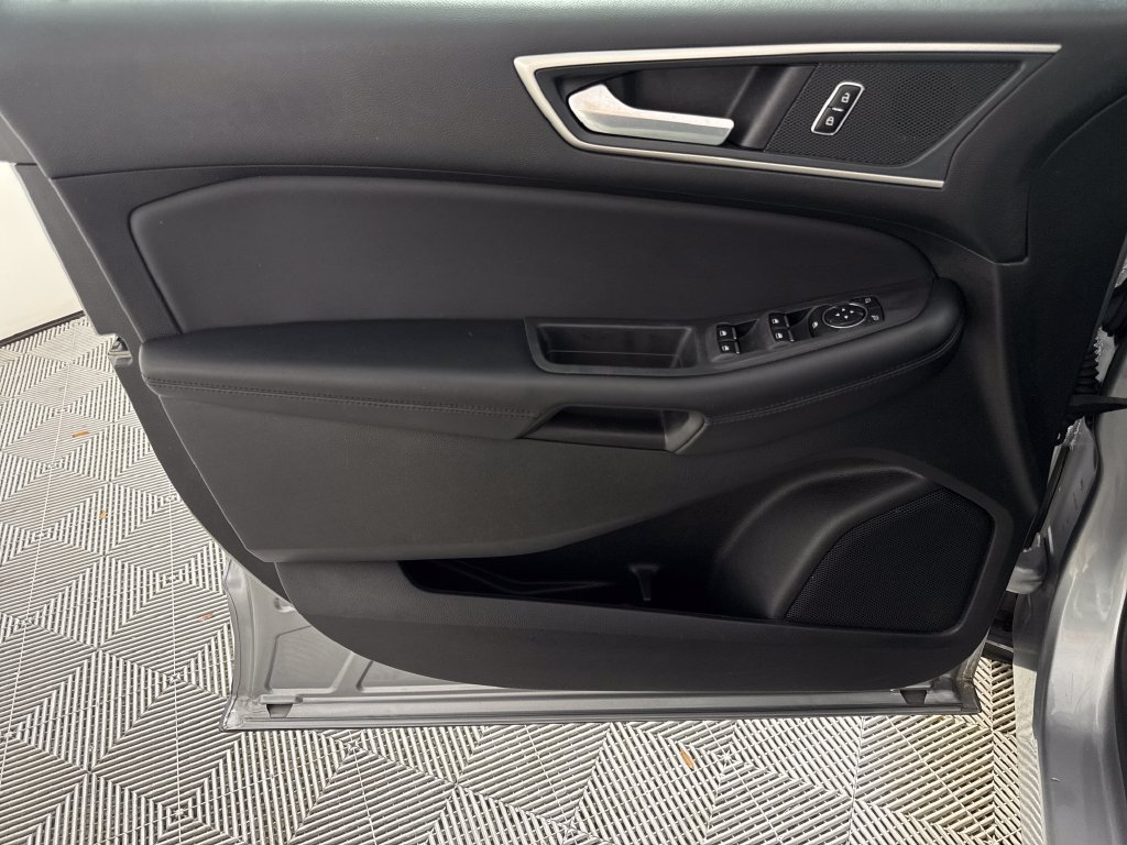 Used 2023 Ford Edge SEL AWD/4WD image 10