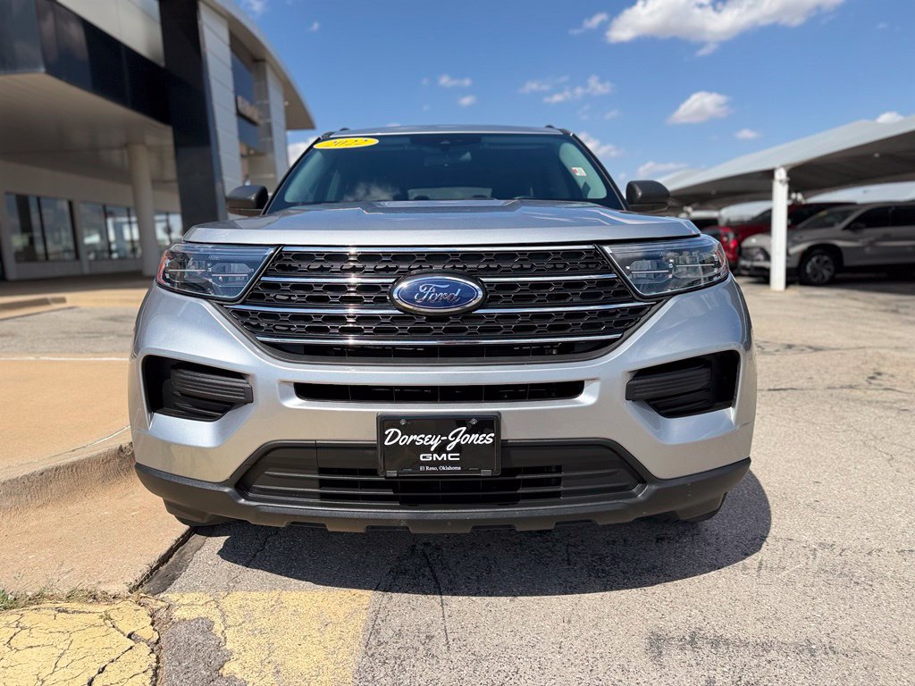 Used 2022 Ford Explorer XLT w/ Class IV Trailer Tow Package AWD/4WD image 2