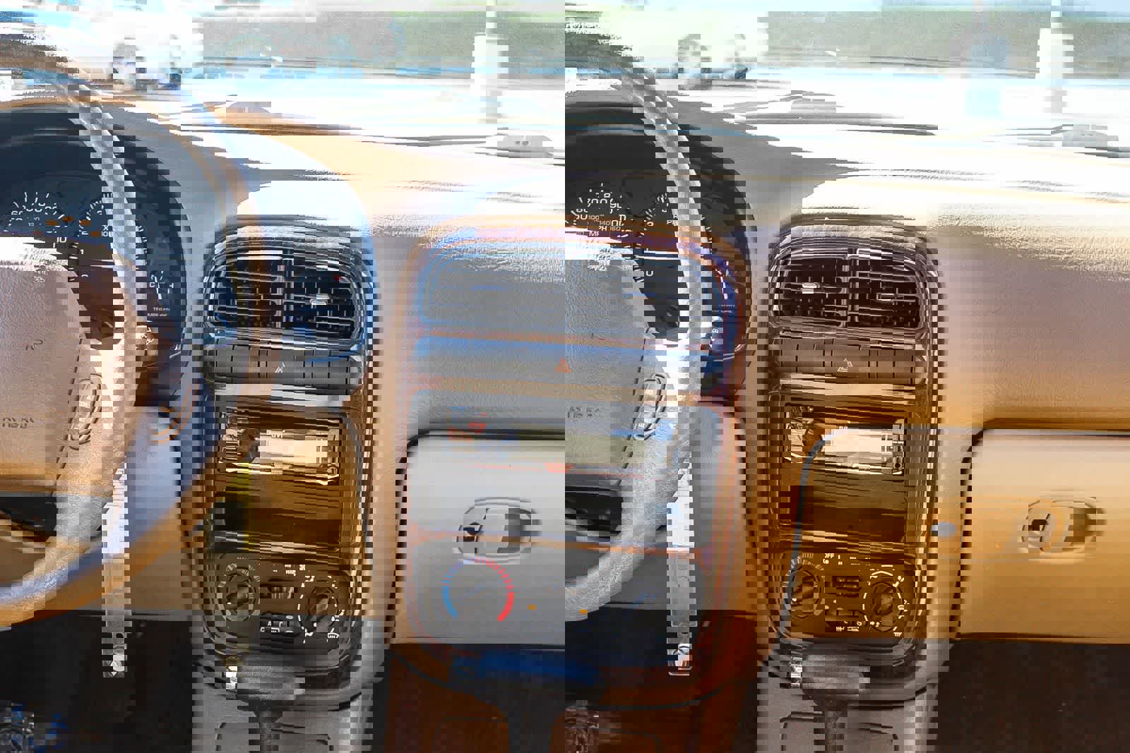 Used 2001 Saturn L-Series L200 FWD image 17