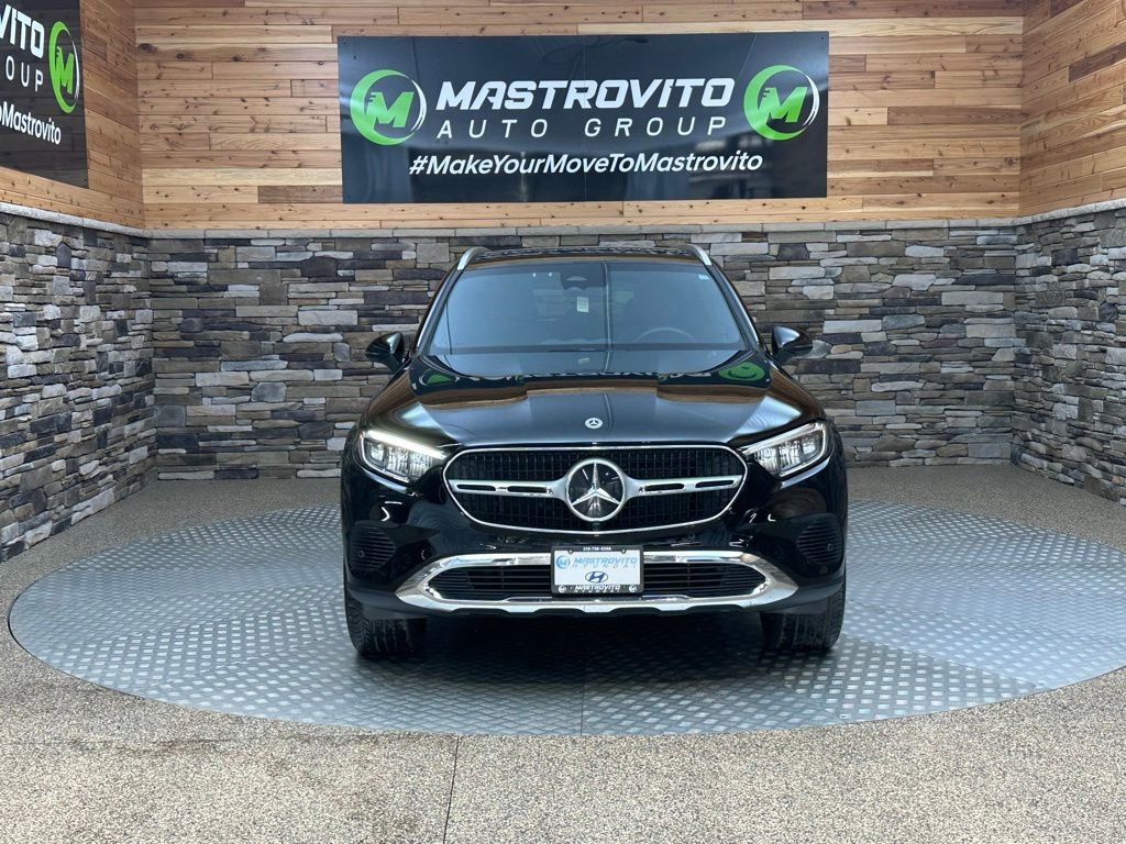 Used 2023 Mercedes-Benz GLC 300 4MATIC image 3