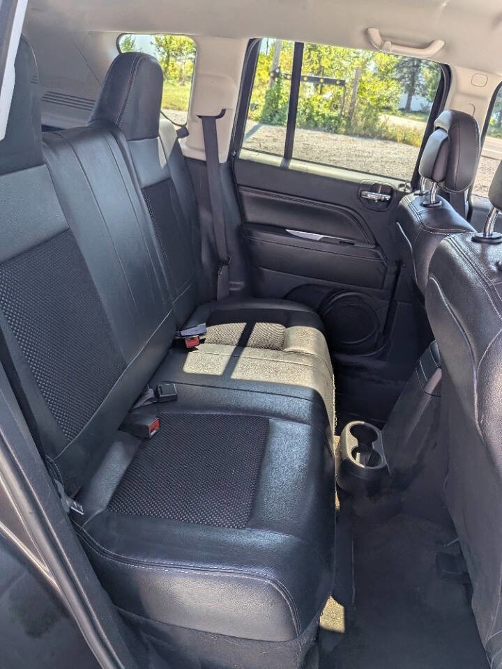 Used 2017 Jeep Compass Latitude image 6