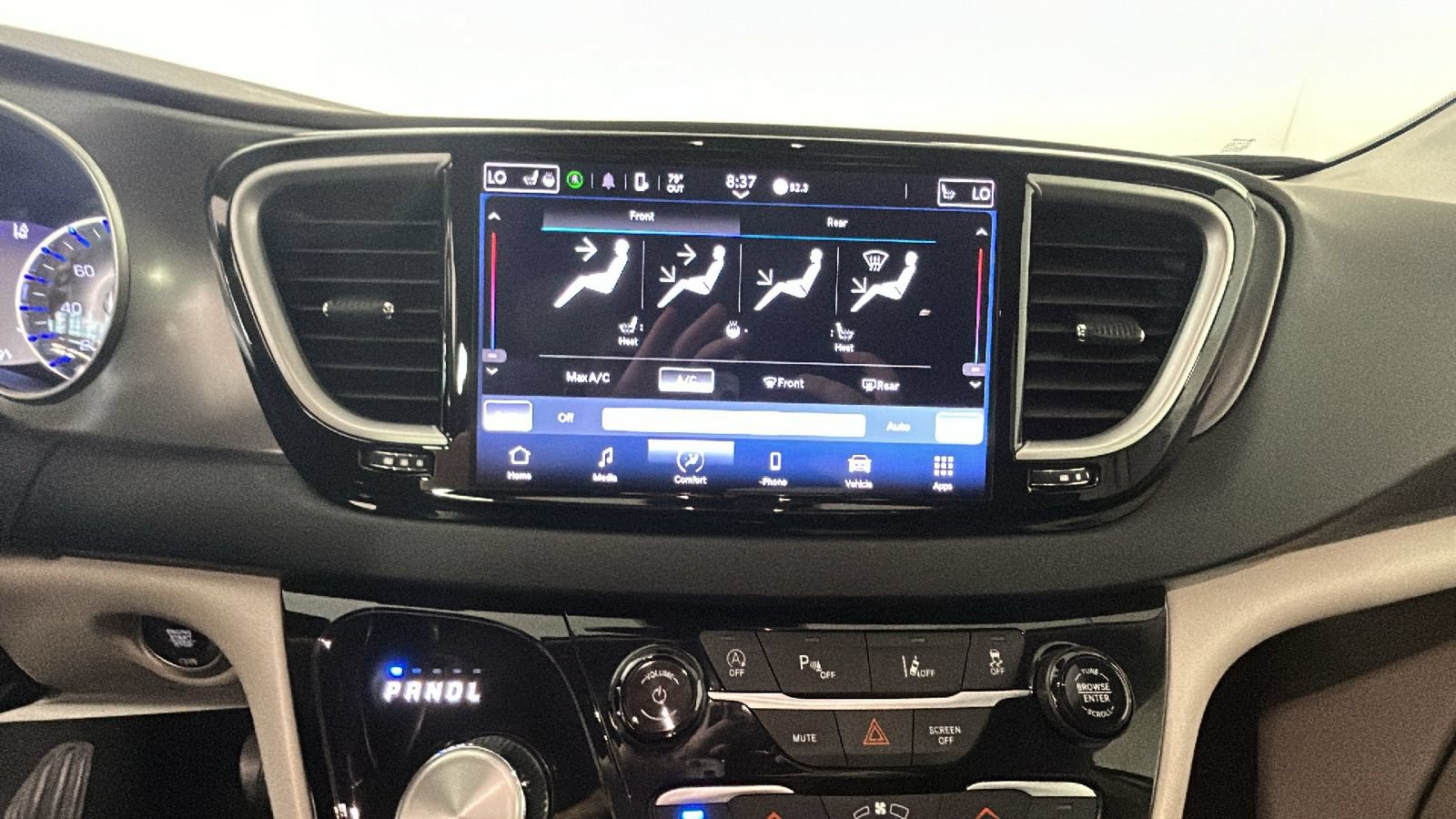 Used 2023 Chrysler Pacifica Touring-L FWD image 26